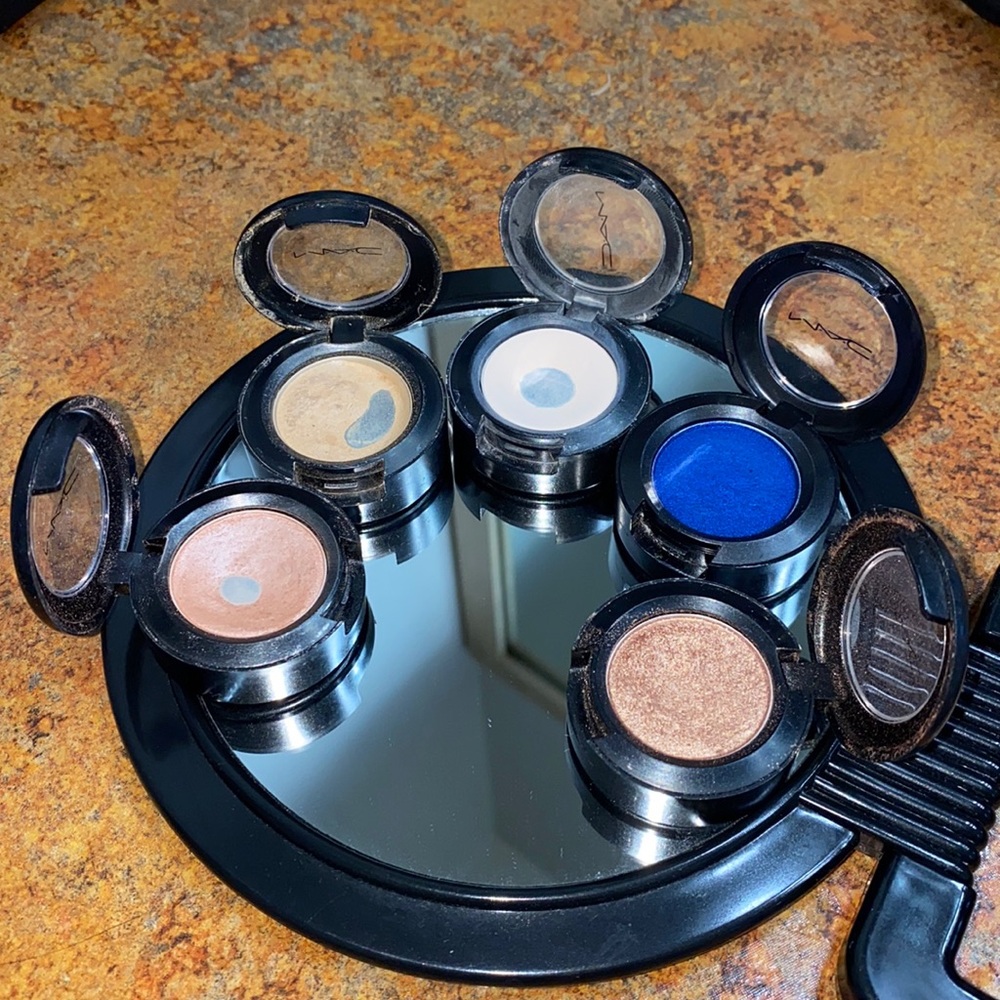 Bundle  of Mac eyeshadows